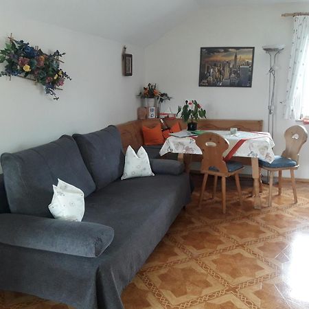 Gaestehaus Reisacher - Mehrbettzimmer ไพทิง ภายนอก รูปภาพ