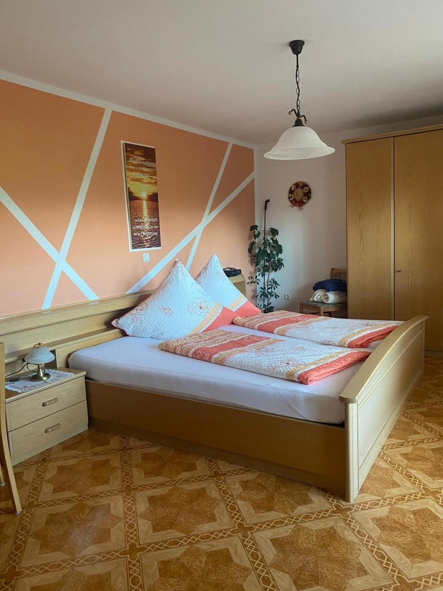 Gaestehaus Reisacher - Mehrbettzimmer ไพทิง ภายนอก รูปภาพ
