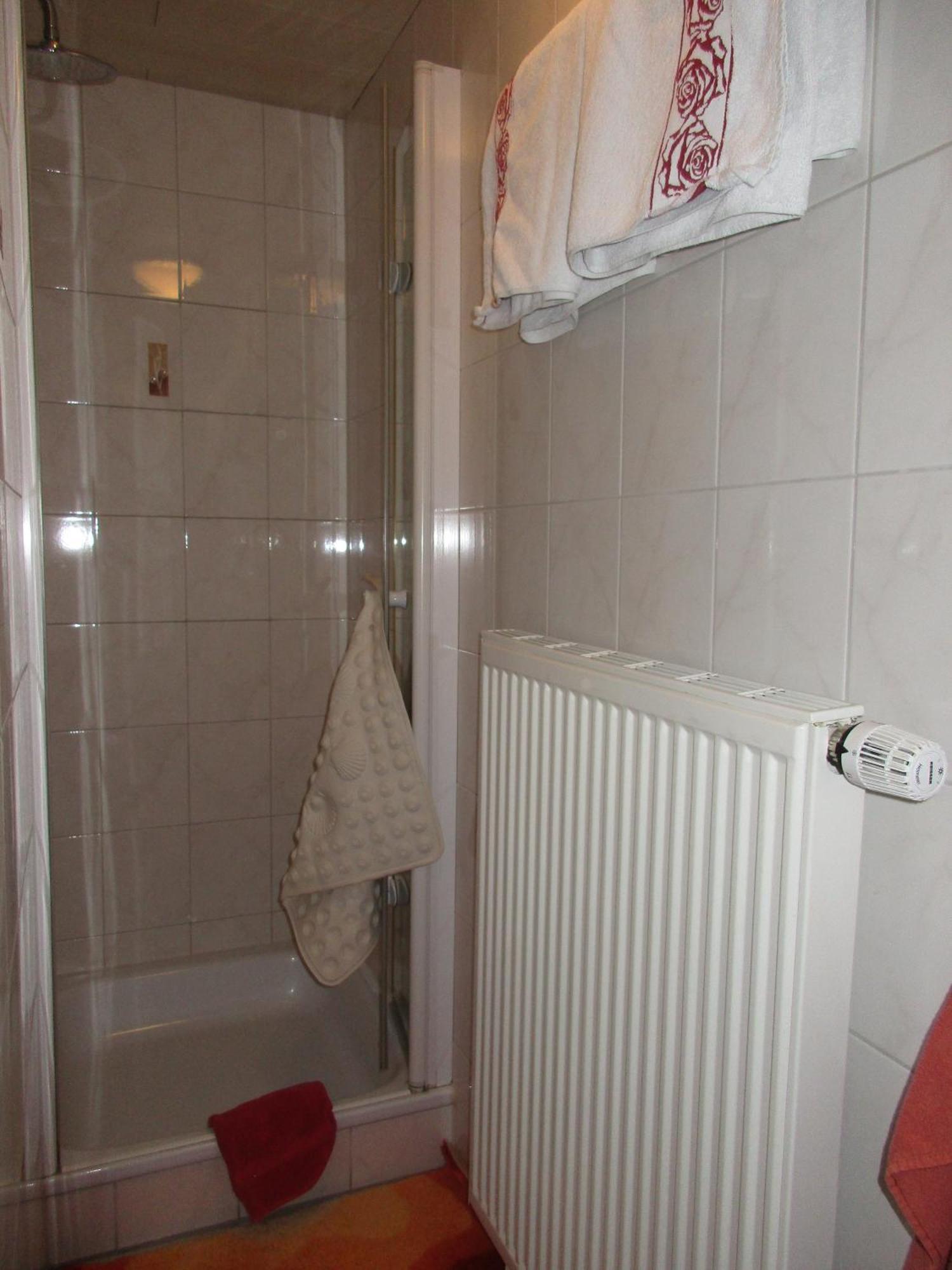 Gaestehaus Reisacher - Mehrbettzimmer ไพทิง ภายนอก รูปภาพ
